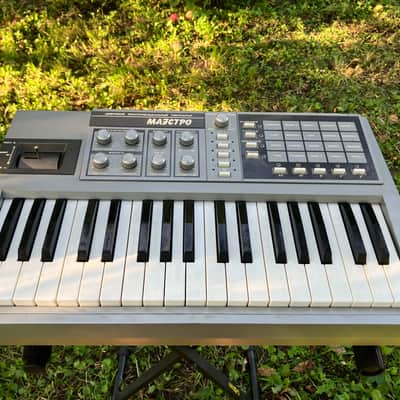 Formanta Maestro Soviet Synthesizer image 2