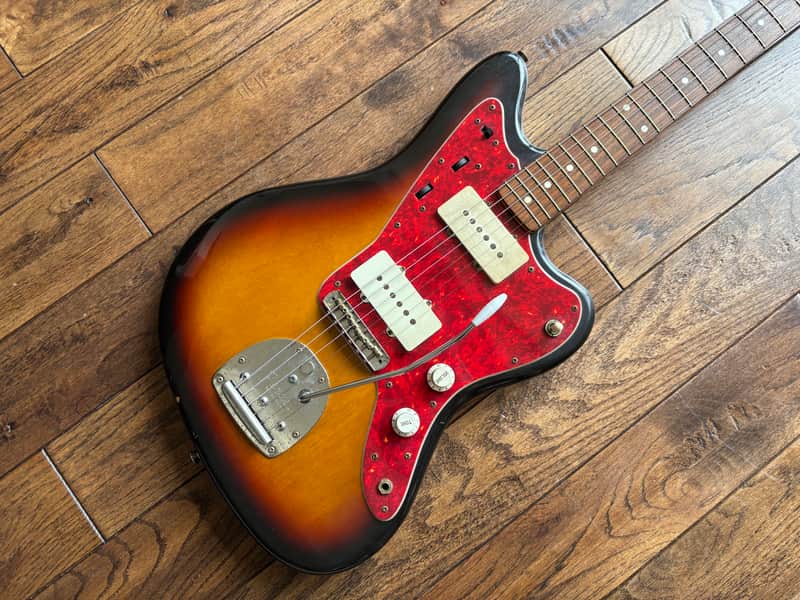 1997 Fender JM-66 Jazzmaster Reissue Offset Electric Guitar Sunburst MIJ Japan