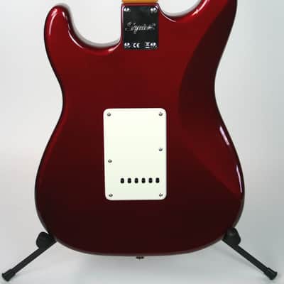 Squier Classic Vibe '60s Stratocaster Candy Apple Red image 8