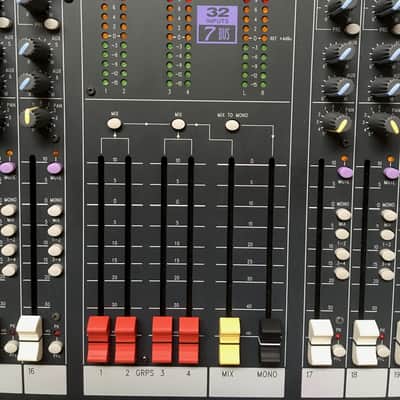 Soundcraft LX7 32 Mixer image 4
