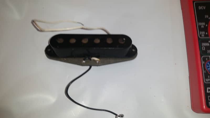 Fender STRATOCASTER Pickup 1979 grey bottom meter read 5.72 image 1