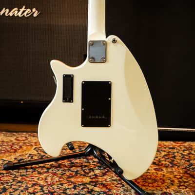 Eastwood Breadwinner 2010s - White W/ Original Hardcase image 8