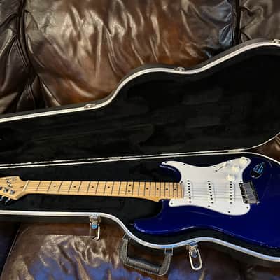 Fender American Standard Stratocaster with Maple Fretboard - 1993 - Midnight Blue image 10