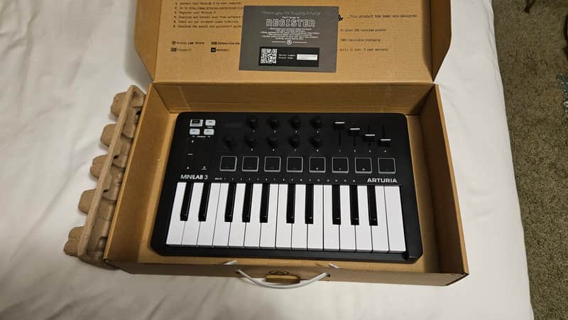Arturia MiniLab MKIII 25-Key MIDI Controller 2022 - Present - Mint Green image 1