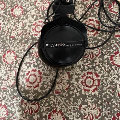 (Limited Edition) Beyerdynamic DT 770 Pro 80 Ohm 2010s - Black image 3