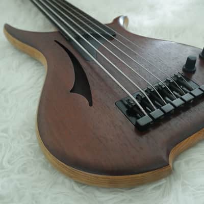 Price drop! Tune WB6 Fretless Natural image 3