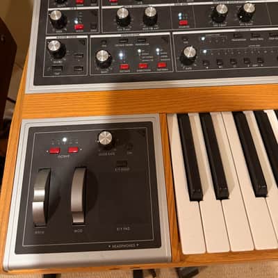 Moog One 8-Voice 61-Key Polyphonic Analog Synthesizer 2018 - Present - Black/Ash image 4