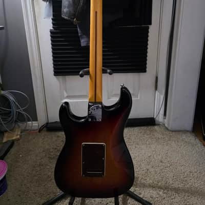 Fender American Professional II Stratocaster with Maple Fretboard 2020 - Present - 3-Color Sunburst image 3
