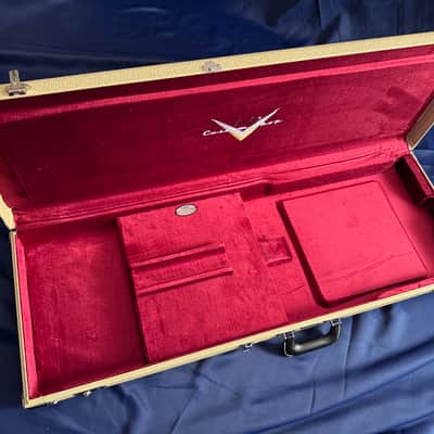 Fender G&G Deluxe Strat/Tele Hardshell Case, Blond with Red Satin Interior image 1