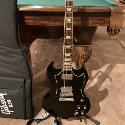 Gibson SG Standard 2009 Black Solid Body Electric Guitar (like new) comes with new Gibson padded  gigbag and Strap, SG serial#004191371 image 2
