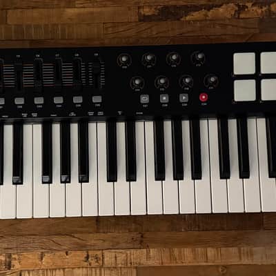 M-Audio Oxygen 61 MIDI Keyboard Controller 2021 - Present - Black image 2