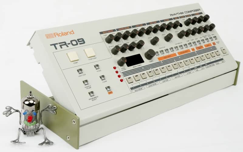Roland TR-09 Boutique Rhythm Composer Synthesizer + Top Zustand + Garantie image 1