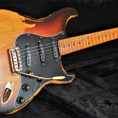 American Fender Stratocaster Sunburst Relic Noiseless Pickups image 2