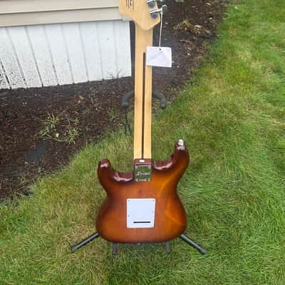 Squier Affinity series stratocaster - Honey burst image 4