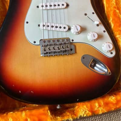 2006 Fender Stratocaster Relic 1960 - Sunburst image 2