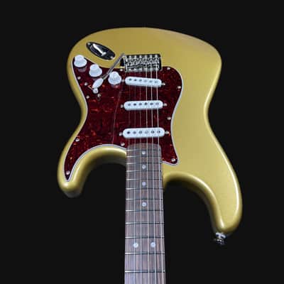 Squier Limited Edition FSR Squier Classic Vibe 60s Strat Electric Guitar in Aztec Gold image 3
