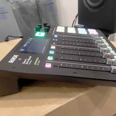 RODE RODECaster Pro Integrated Podcast Production Studio 2018 - Present - Black image 7