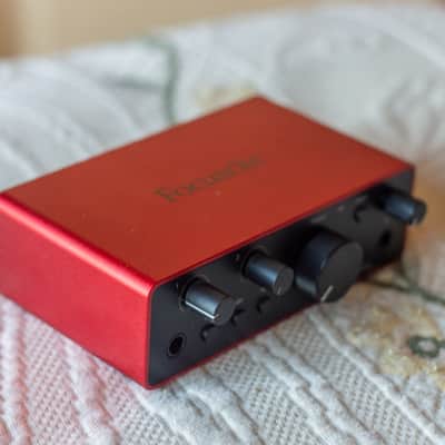 Focusrite Scarlett solo 4th studio 2024 aprox. image 4