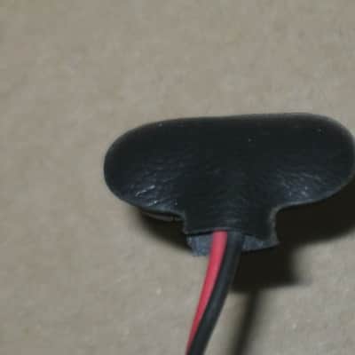 3 used genuine BOSS older battery clips (1 GRAY, early 1980s / 2 BLACK - one late from 1980s, other from 1990s) (NO pedals) - also including 2 new NON Boss battery clips, 2 extra wires, 2 pieces heat shrink tubing (AS IS / FINAL SALE- read description) image 17