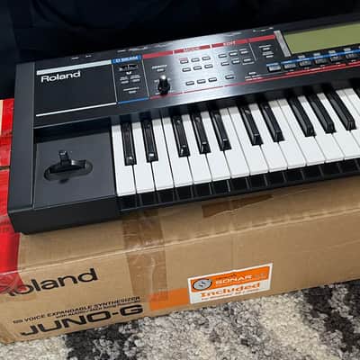 Roland Juno-G61-Key Synthesizer - Black image 3