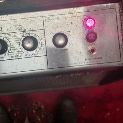 Gibson GA-8T Discoverer Tremolo 1x12 Tube Guitar Amplifier 1960s image 4