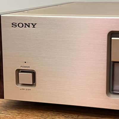 Sony CDP-R1+DAS-R1-Top of the line Cd Player and DA Converter image 6