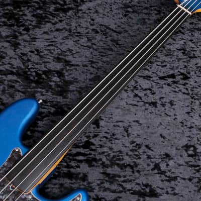 FENDER USA Tony Franklin Fretless Precision Bass with Ebony Fingerboard in Lake Placid Blue [US20070246] (04/03) image 7