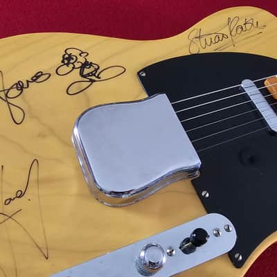 Fender American Vintage '52 Telecaster 1998, Stereophonics Signed image 2
