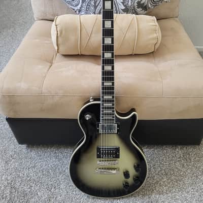 Epiphone Adam Jones Signature Art Series Les Paul Custom 2023 - Frazetta "The Berserker" / Silverburst image 2