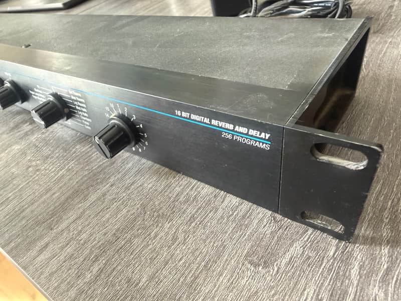 Alesis MicroVerb III 16-Bit Digital Reverb and Delay 1991 - 1996 - Black image 1