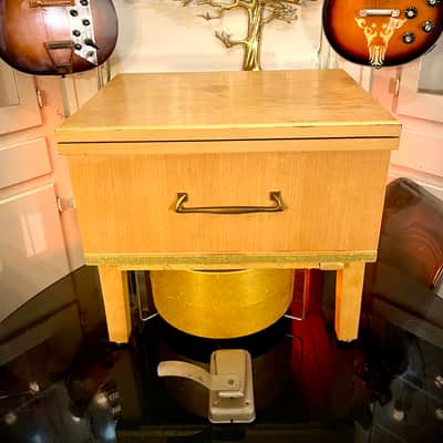 Rotary Connection Vibra-Table MINI PLUS! Leslie/Rotary guitar speaker cabinet/fliptop table with upfiring vintage 10” speaker and 12” downfiring into Leslie. Speed control foot switch. LIGHTS UP! 50 watts/16 ohms 2026 - Blonde wood / gold sparkle image 8
