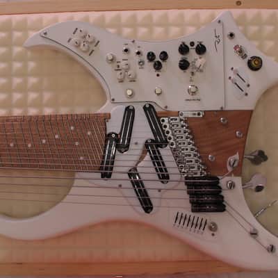 Crazyest Guitar 2021 - 15-Strings - 5 Built in Effects - Harp Bass - Pit Guitars image 8