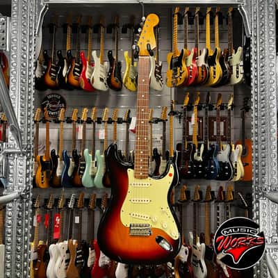 Fender   Classic 60 Stratocaster Sunburst 2009 image 2