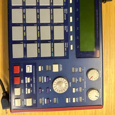 Akai MPC1000 Music Production Center 2004 - 2013 - Blue image 2