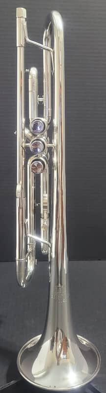 Getzen Eterna 900 Severinsen  Model Trumpet,2 mouthpieces ,2 mutes and Original case 1968-1970 - Silver plated image 1