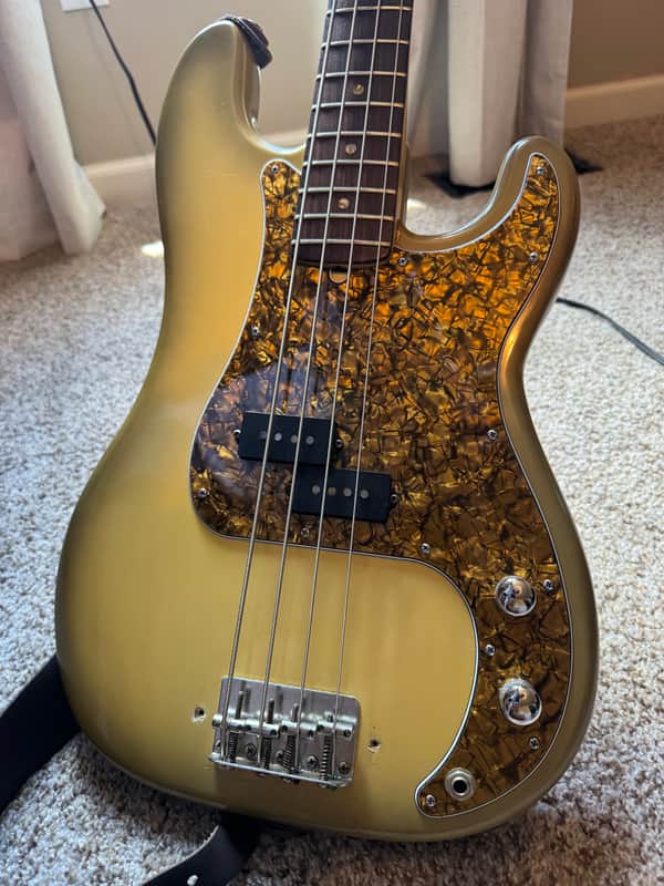 Fender Precision Bass with Rosewood Fretboard 1970 - 1983 Antigua image 1