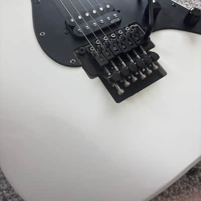 Schecter Sun Valley Super Shredder FR - White Gloss image 2