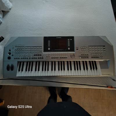 Yamaha Tyros2 61-Key Arranger Workstation Keyboard 2000s - Silver