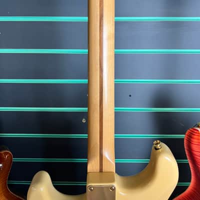 Fender Deluxe Player's Strat Honey Blonde 2007 Electric Guitar image 9
