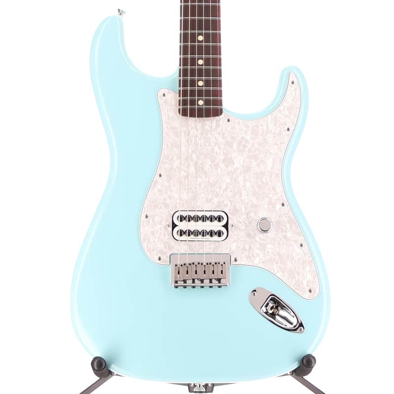 Fender Tom DeLonge Stratocaster, Rosewood Fingerboard, Daphne Blue (P) (43263)