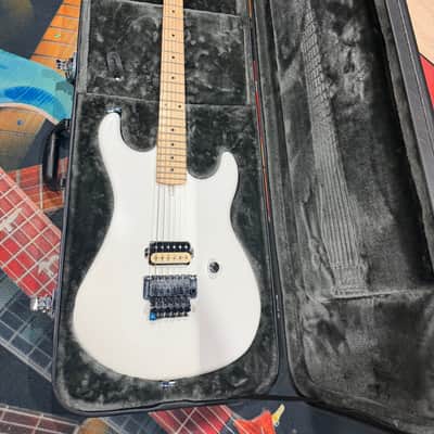 Kramer 84 2017 - Alpine White image 11