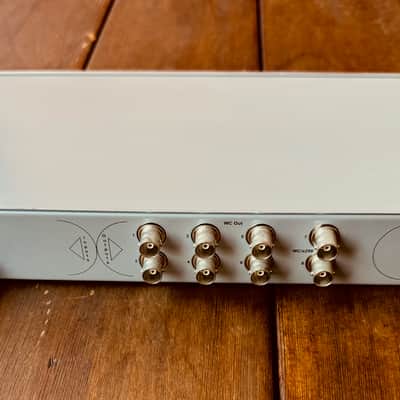 Antelope AudiAntelope Audio Isochrone OCX Master Clock Generator (Mint)o Isochrone OCX  2015 - Aluminum image 5