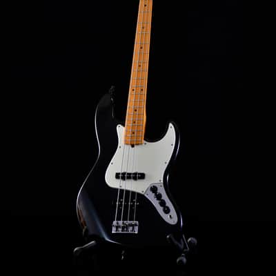 Fender American Standard Jazz Bass 1997 in Black - Active image 2