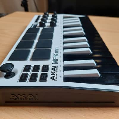 Akai MPK mini 2021 - Special Edition White image 4