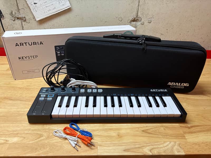 Arturia KeyStep 32-Key /w Case & Cables - Black image 1