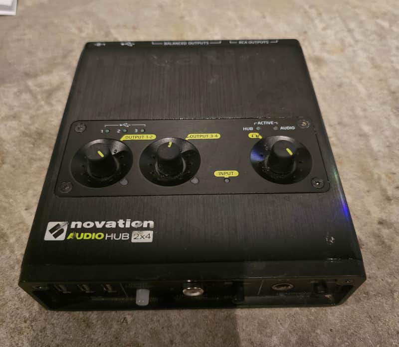 Novation Audiohub 2x4 Interface 2010s - Black image 1