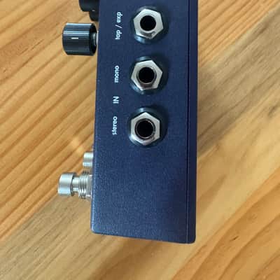 Walrus Audio Julianna Deluxe Chorus / Vibrato 2020 - Present - Blue image 7