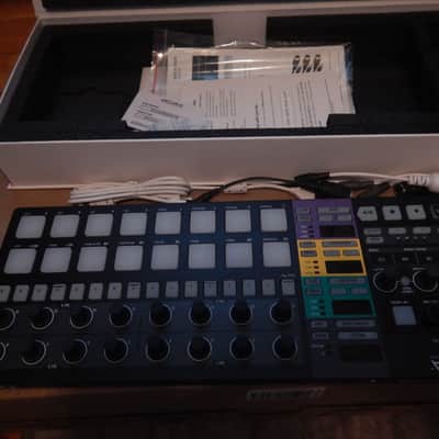 Arturia BeatStep Pro Black Edition MIDI Controller 2019 - 2021 - Black image 1