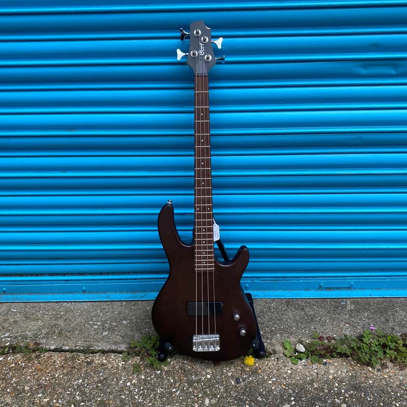 Cort Action Junior Short Scale Bass Guitar – Open Pore Walnut