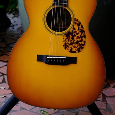Collings OM1G SB Custom 2010 Varnish / Style 1 Sunburst image 1